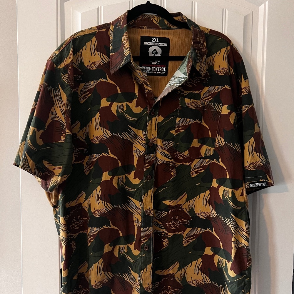Men’s Zero Foxtrot shortsleeved button-up